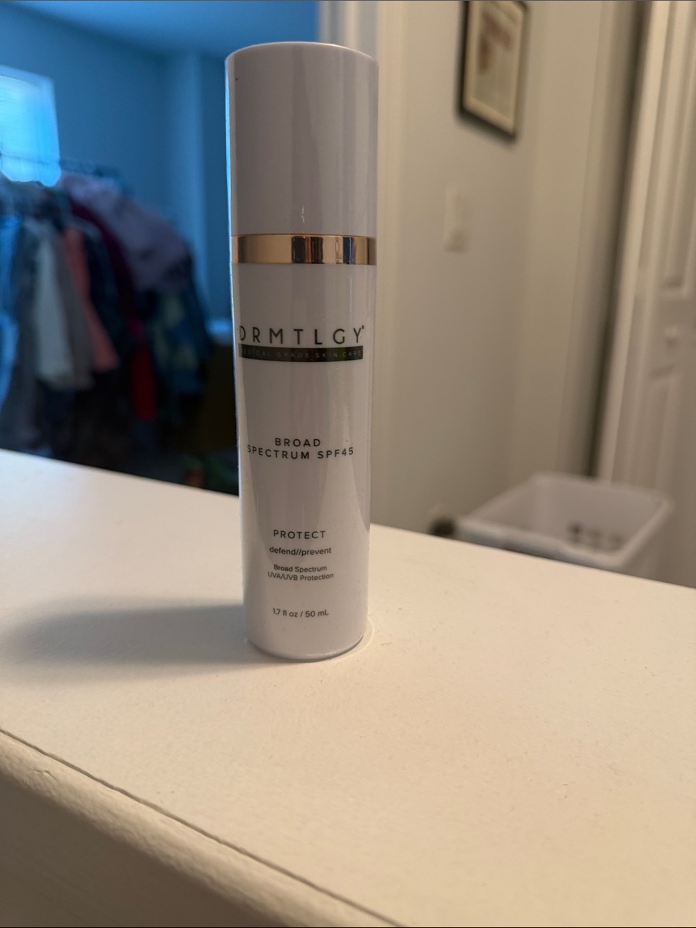 ORMTLGY Broad Spectrum SPF45 Protect Sunscreen - White